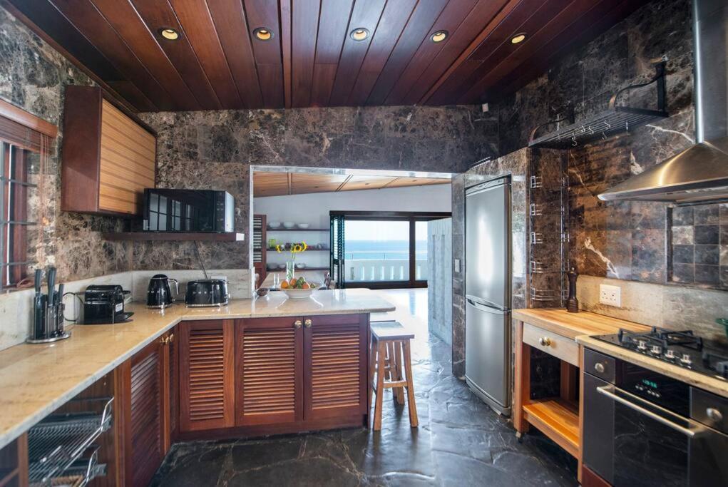 Bantry Bay Home With Atlantic Ocean Views Kapstaden Exteriör bild